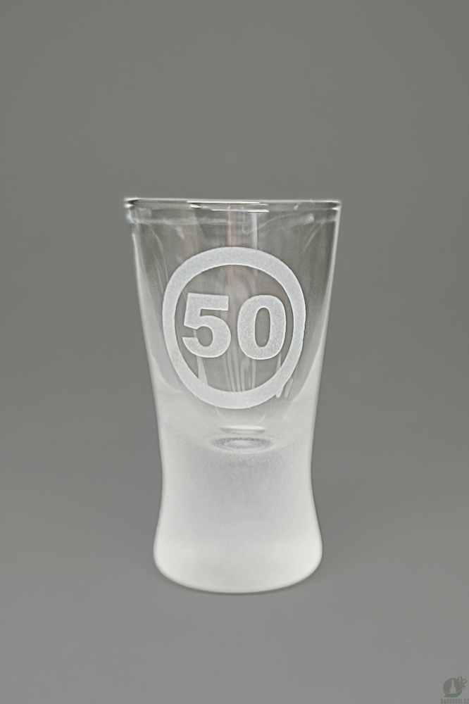 Pískované sklo - Pískovaný panák - 50 let