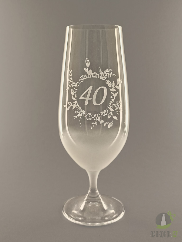 Pískované sklo - Pískovaná sklenice na pivo - 40 let s květinou