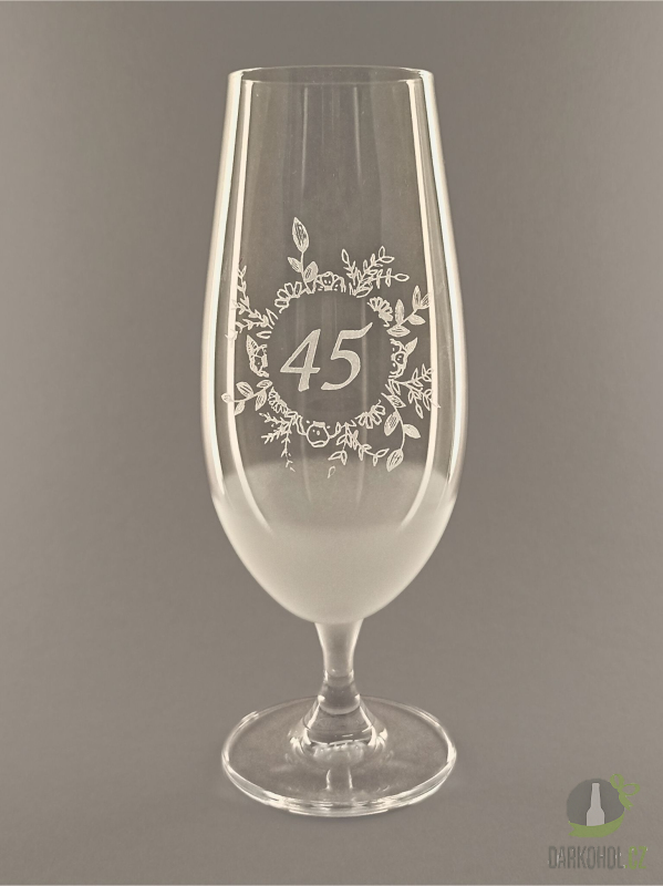 Pískované sklo - Pískovaná sklenice na pivo - 45 let s květinou