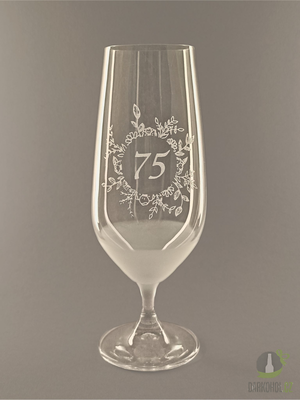 Pískované sklo - Pískovaná sklenice na pivo - 75 let s květinou