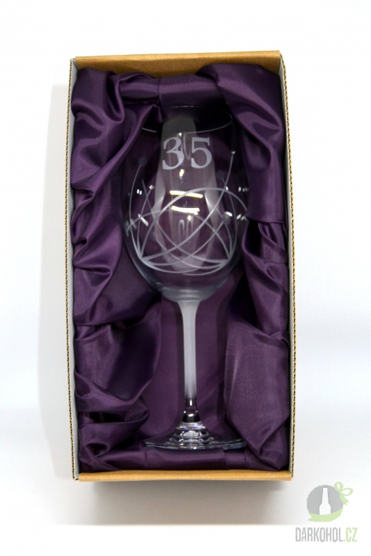 Pískované sklo - Pískovaná sklenice na víno - 35 let s kamínky