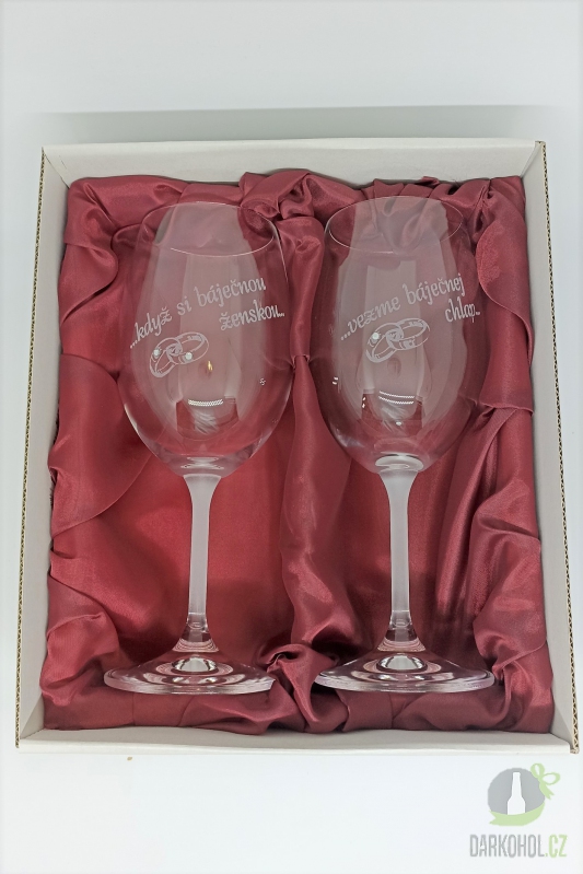 Pískované sklo - Svatební pískované sklenice na víno - Když si báječnou ženskou, vezme báječnej chlap (prsteny)