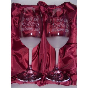 Svatební pískované sklenice na víno - V každé době věrni zůstaneme sobě