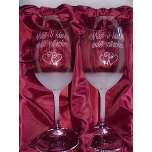 Svatební pískované sklenice na víno - "Máš-li lásku,máš všechno" 0,3l