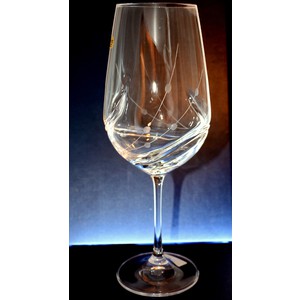 Ručně rytá sklenice na víno Přátelka -Turbulence 550ml