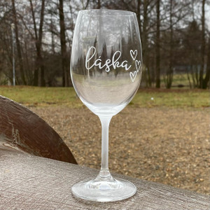 Pískovaná sklenice na víno - Láska