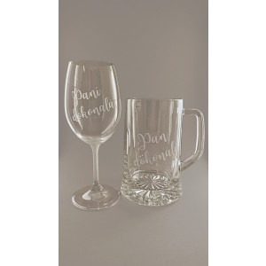 Pískovaná sklenice na víno Paní dokonalá / Pískovaný půllitr s uchem Pan dokonalý