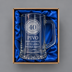 Pískovaný půllitr s uchem - 40 let Pivo není jen pití, je to láska na celý život