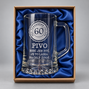 Pískovaný půllitr s uchem - 60 let Pivo není jen pití, je to láska na celý život