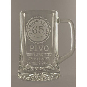Pískovaný půllitr s uchem - 65 let Pivo není jen pití, je to láska na celý život