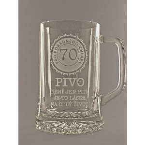 Pískovaný půllitr s uchem - 70 let Pivo není jen pití, je to láska na celý život