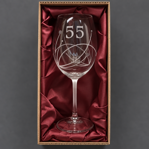 Pískovaná sklenice na víno - 55 let s kamínky Swarovski