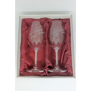 Svatební pískované sklenice na víno - ’’Když si báječnou ženskou, vezme báječnej chlap’’ 0,3l